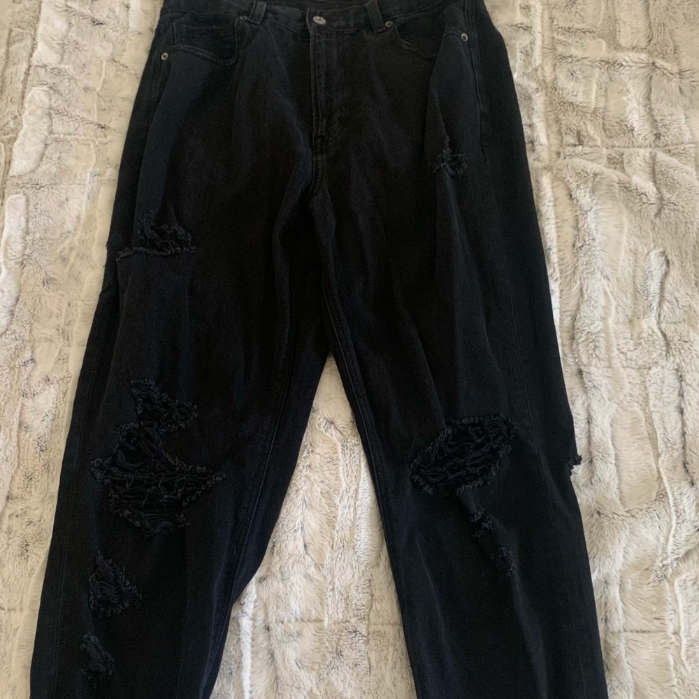 American Eagle Ripped Mom Jeans